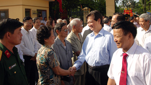 Abgeordnete treffen Bürger nach Parlamentssizungen